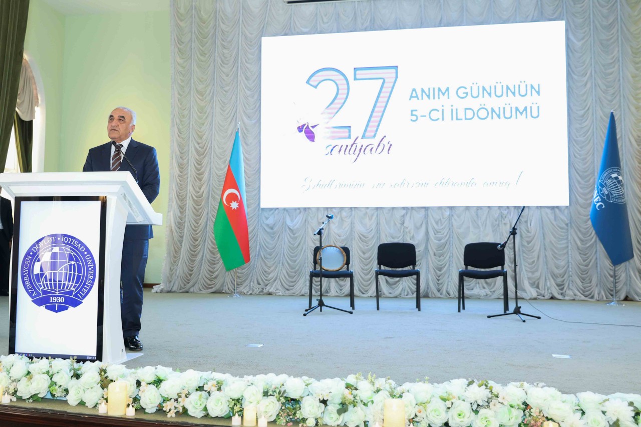 UNEC-də Anım Gününün 5-ci ildönümünə həsr olunan tədbir keçirilib - FOTOLAR