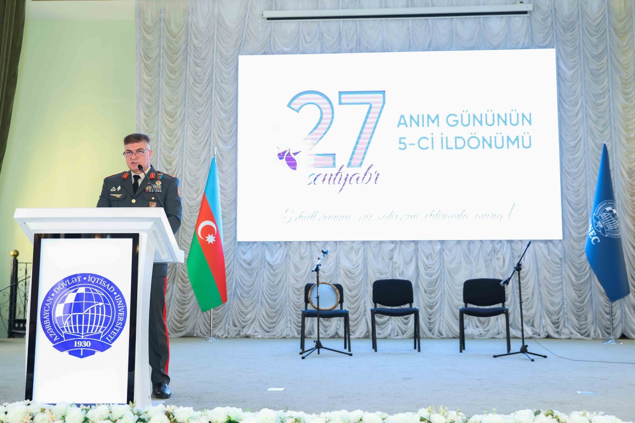 UNEC-də Anım Gününün 5-ci ildönümünə həsr olunan tədbir keçirilib - FOTOLAR