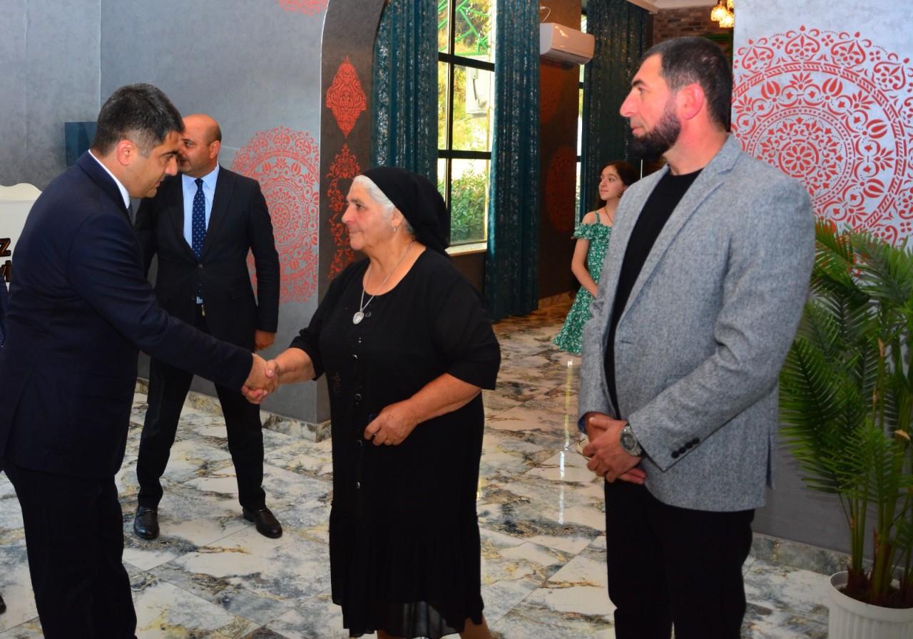 İcra başçısı şəhidin oğlunun toyunda iştirak etdi - FOTOLAR