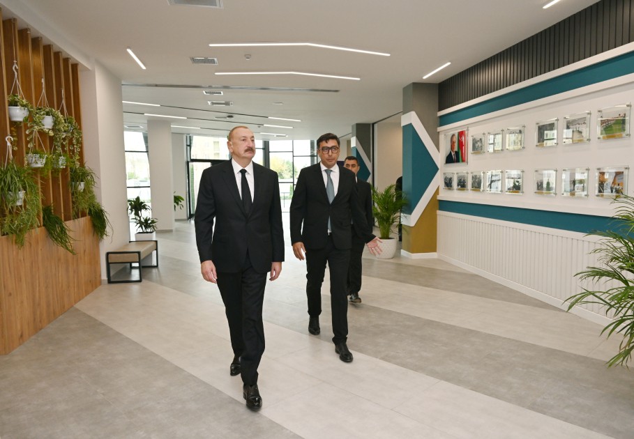 Prezident Yevlax Olimpiya İdman Kompleksinin açılışını edib 