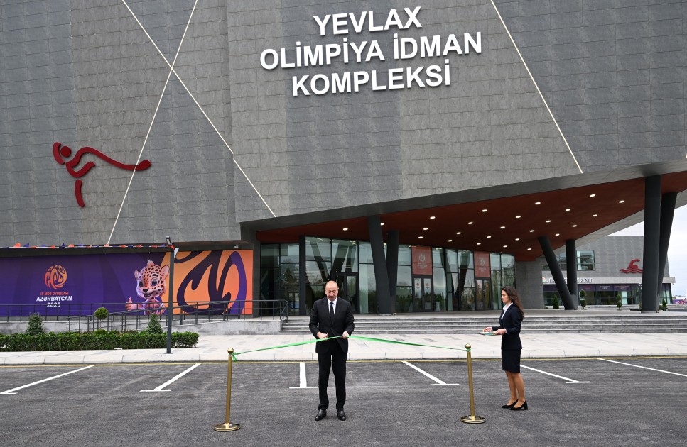 Prezident Yevlax Olimpiya İdman Kompleksinin açılışını edib 