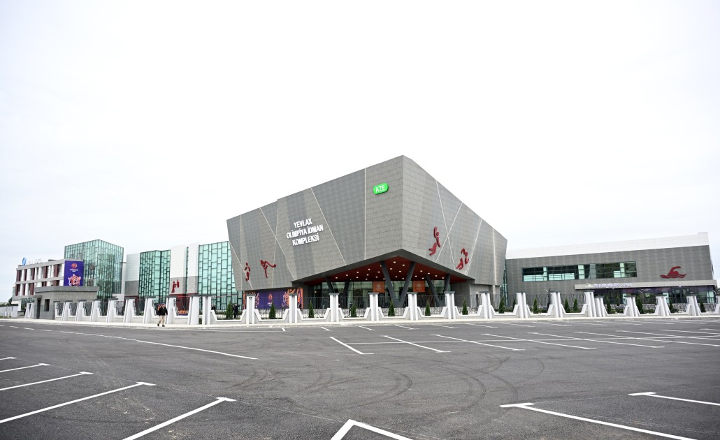 Prezident Yevlax Olimpiya İdman Kompleksinin açılışını edib 