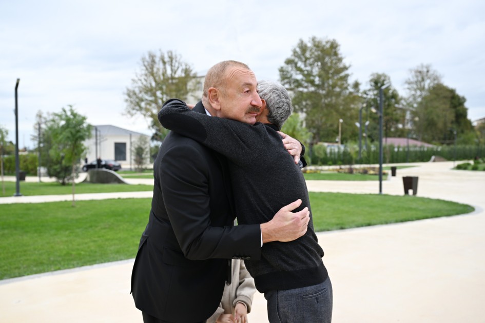 Prezident Gəncə Memorial Kompleksinin açılışını edib - YENİLƏNİB (FOTO)