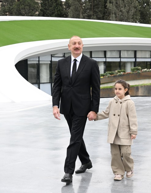 Prezident Gəncə Memorial Kompleksinin açılışını edib - YENİLƏNİB (FOTO)