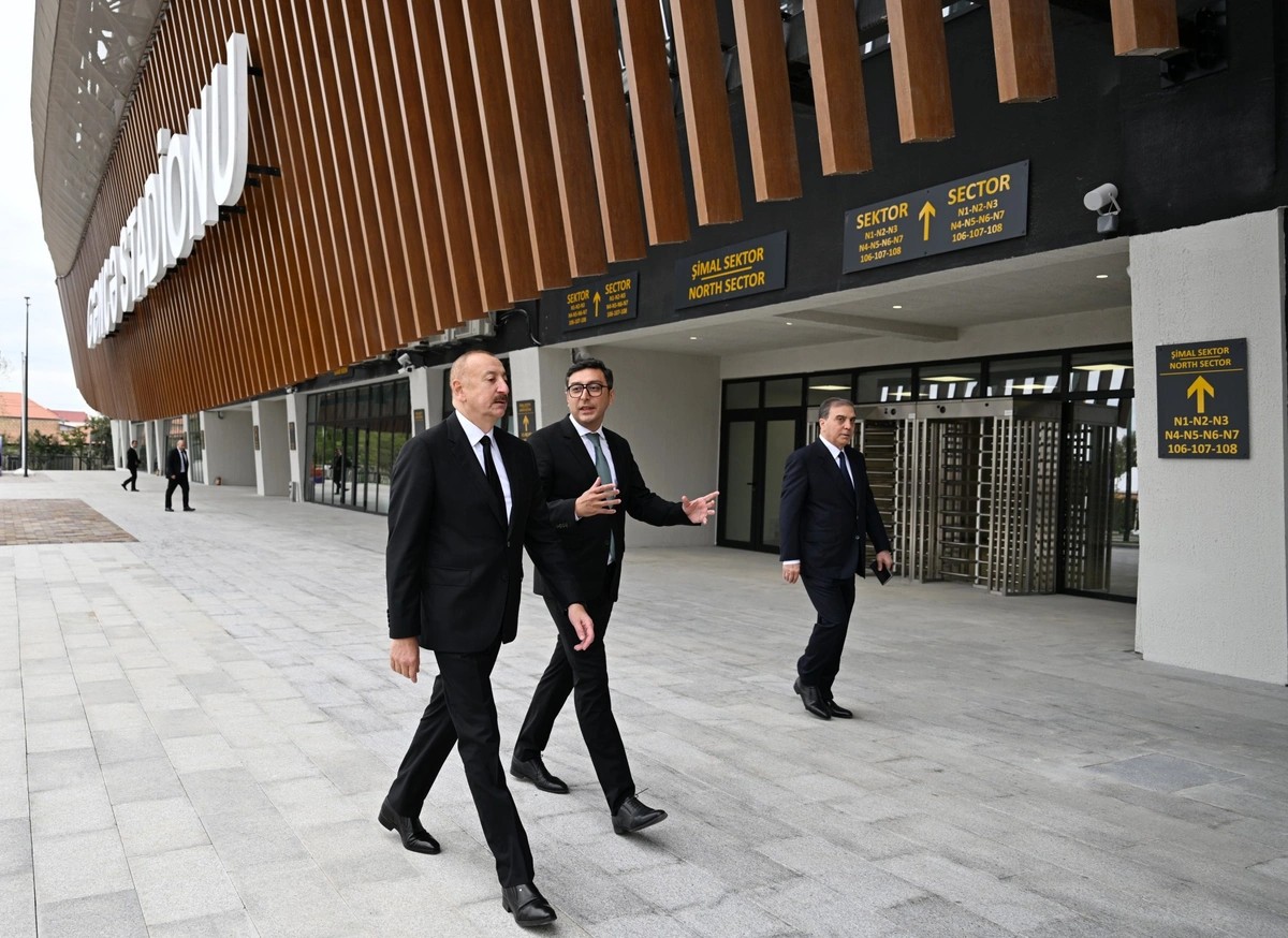 İlham Əliyev Gəncə şəhər stadionunun açılışında - FOTO