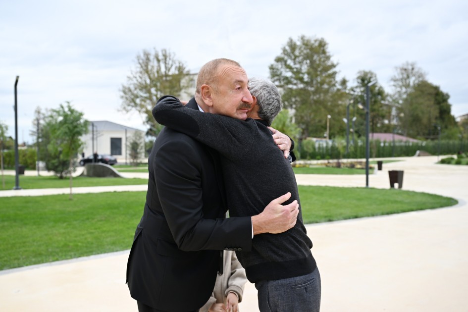 Prezidentin yanındakı kiçik qız Nilay imiş - FOTO