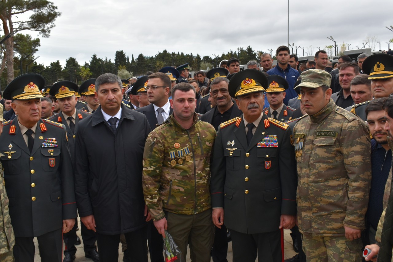 Yasamal rayon ictimaiyyəti şəhidləri yad edib - FOTOLAR