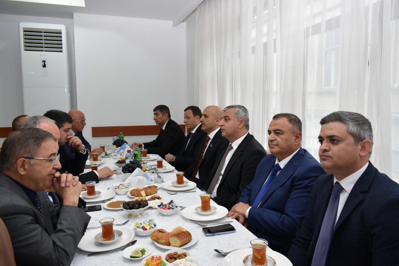 Yasamal rayon ictimaiyyəti şəhidləri yad edib - FOTOLAR