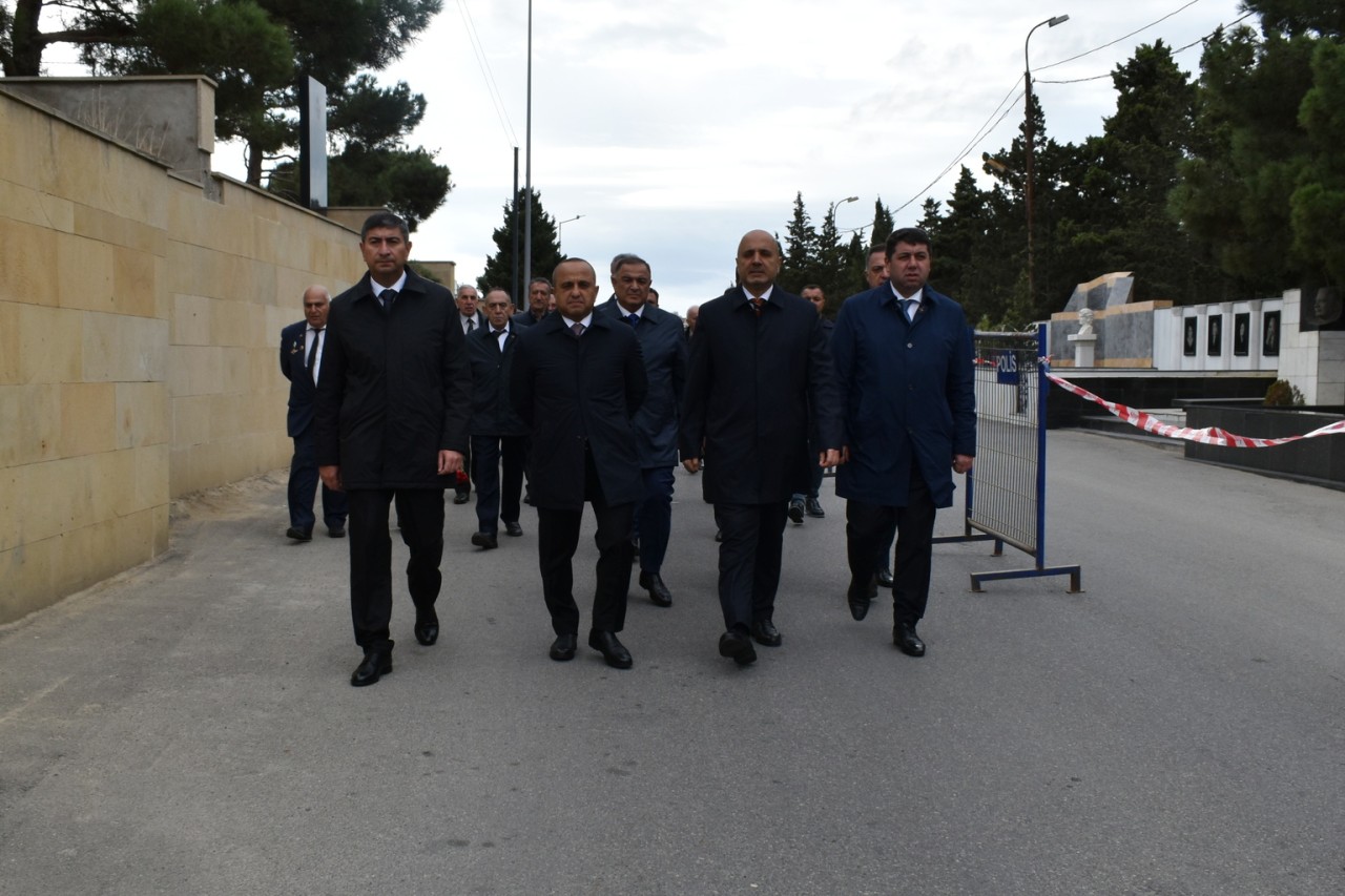 Yasamal rayon ictimaiyyəti şəhidləri yad edib - FOTOLAR