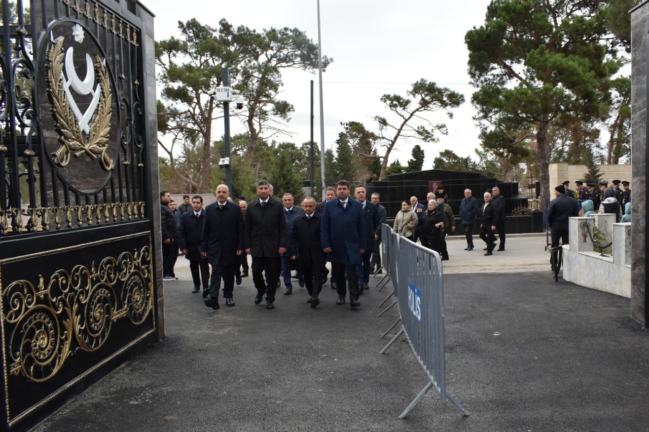Yasamal rayon ictimaiyyəti şəhidləri yad edib - FOTOLAR