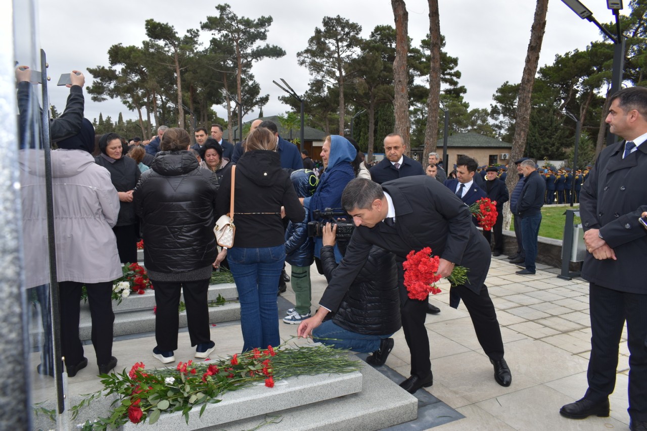 Yasamal rayon ictimaiyyəti şəhidləri yad edib - FOTOLAR