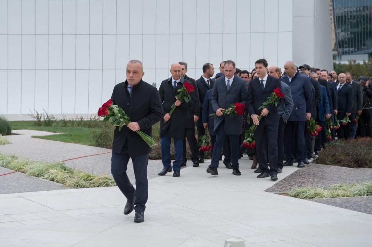 ADSEA rəhbərliyi Zəfər parkını ziyarət etdi - FOTOLAR
