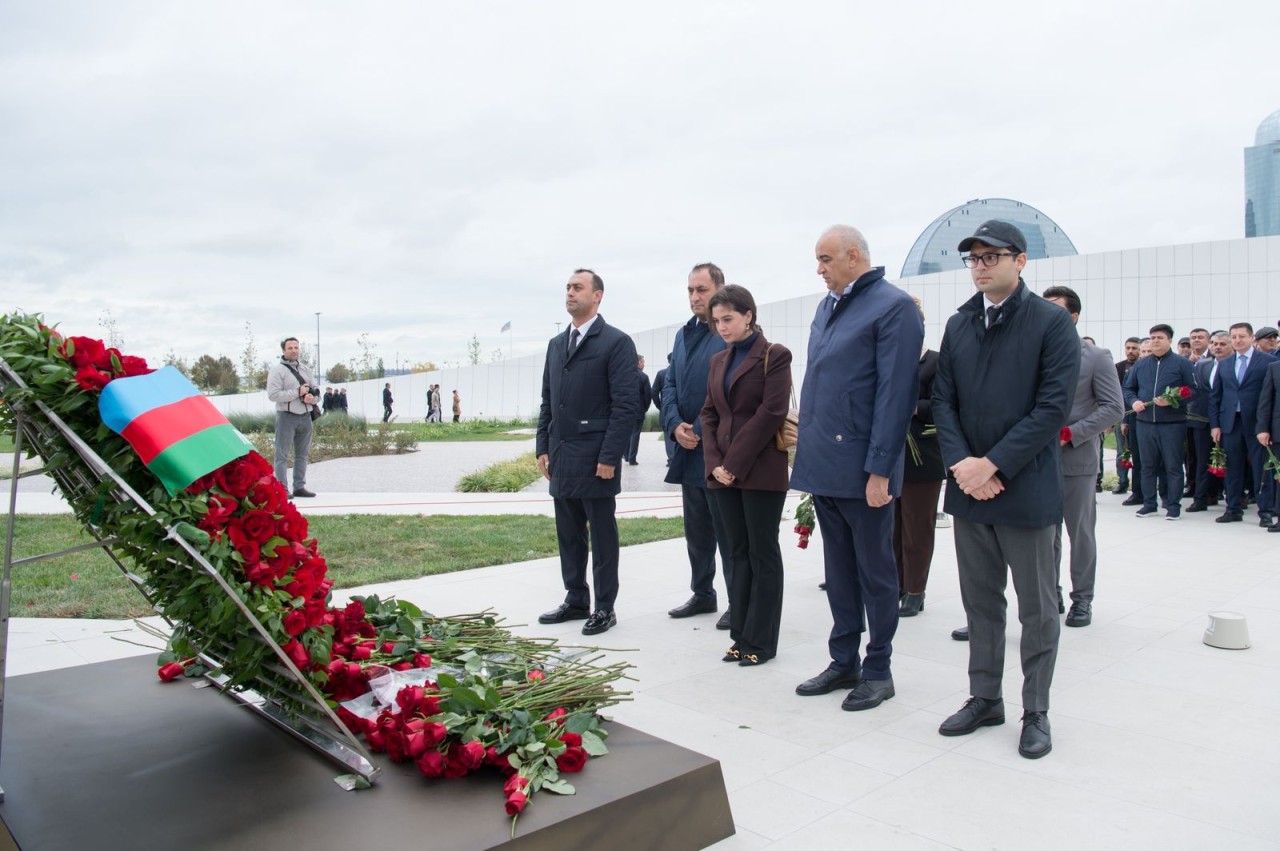 ADSEA rəhbərliyi Zəfər parkını ziyarət etdi - FOTOLAR