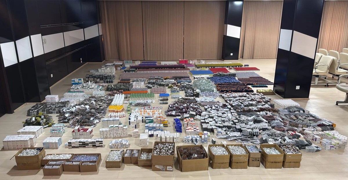 Türkiyədən ərzaq gətirən yük maşınında külli miqdarda dərman aşkarlandı - FOTOLAR