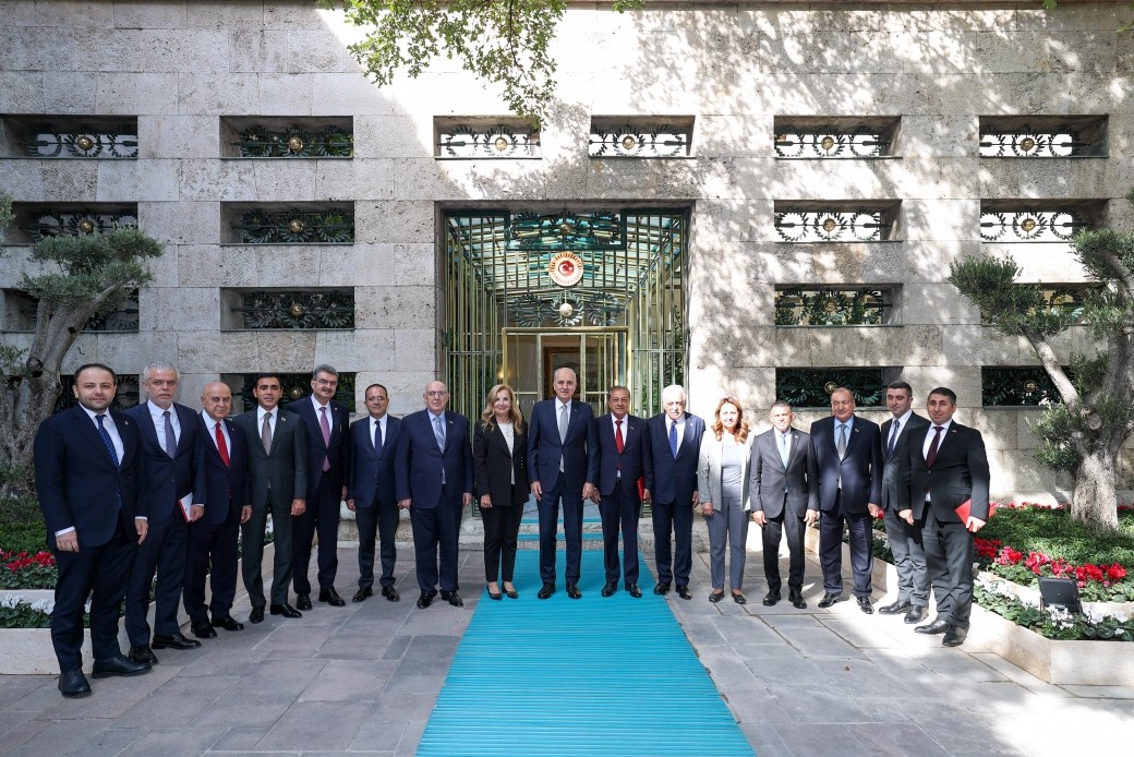 Nurman Qurtulmuş “Üç dövlət, bir millət” toplantı iştirakçılarını qəbul edib - FOTO