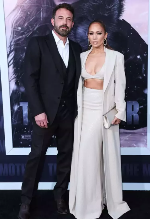 "Boşandıqdan sonra həyatdan zövq alıram" - Cennifer Lopez (FOTO)