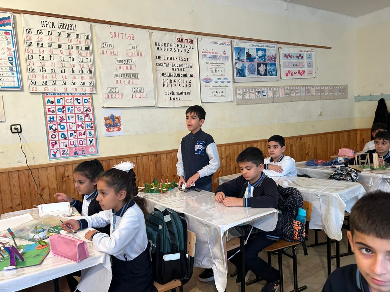 Polislər məktəblilərlə görüş keçirdilər - FOTOLAR