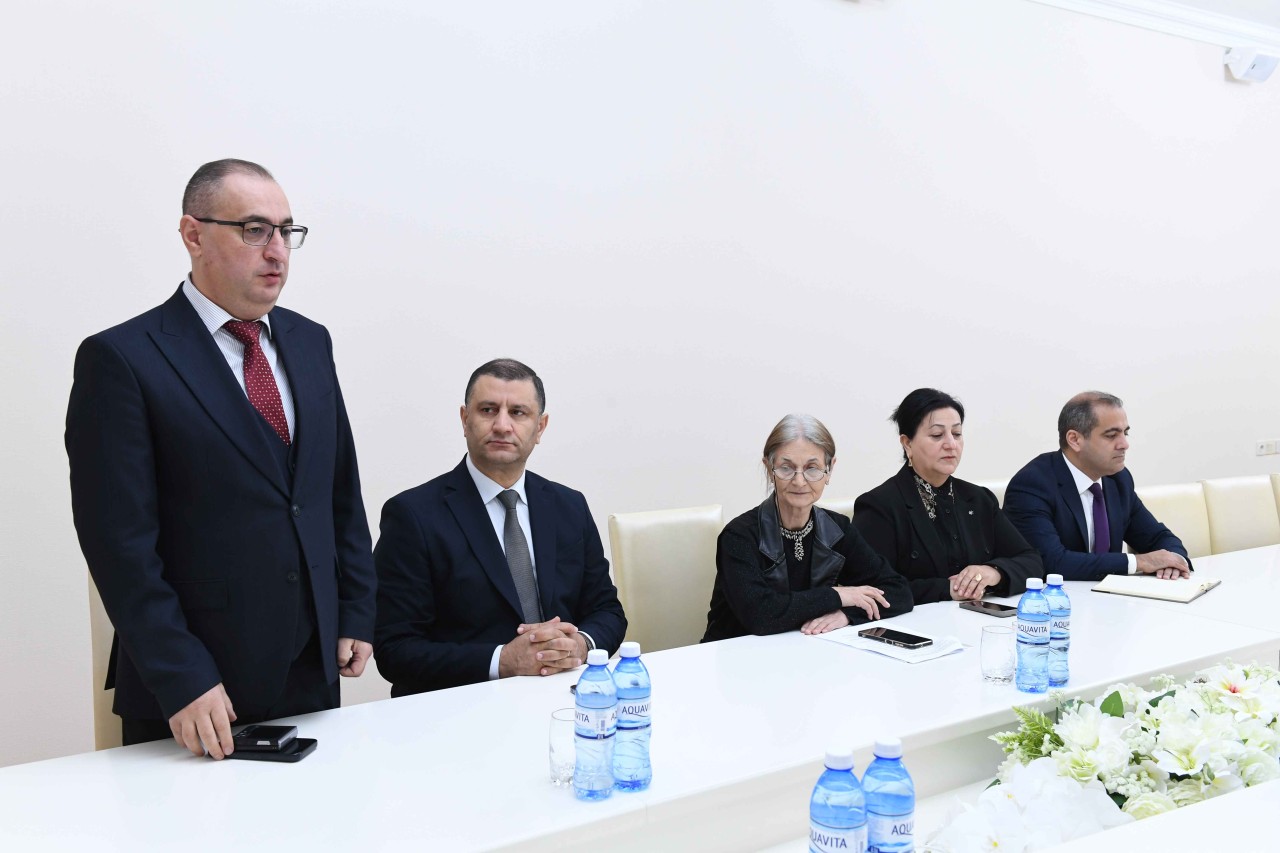 Rövşən Rzayev İctimai Şuranın üzvləri ilə görüşdü - FOTOLAR