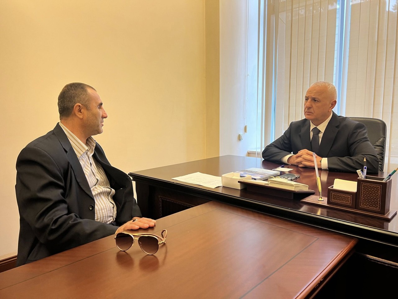 Ülvi Quliyev şəhid ailəsi üzvlərinin və qazilərin problemlərini həll etdi - FOTOLAR