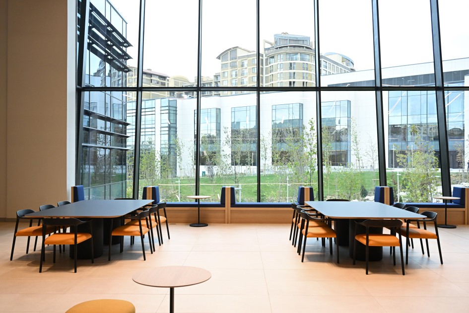 Bu gün açılışı olan universitetdən - FOTOLAR