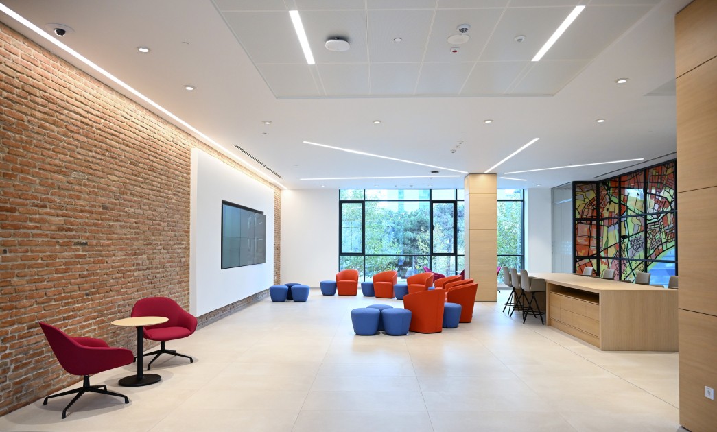 Bu gün açılışı olan universitetdən - FOTOLAR