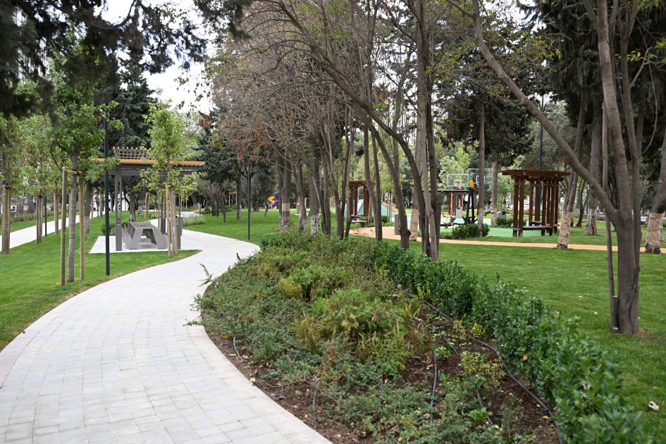 İlham Əliyev və birinci xanım yeni parkın açılışında - FOTOLAR