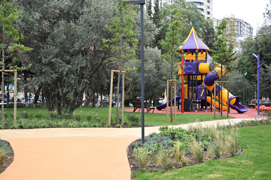 İlham Əliyev və birinci xanım yeni parkın açılışında - FOTOLAR