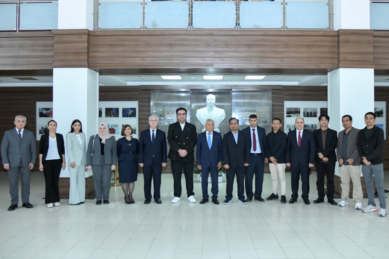 Bir qrup akademik heyət BMU-da olub - FOTOLAR