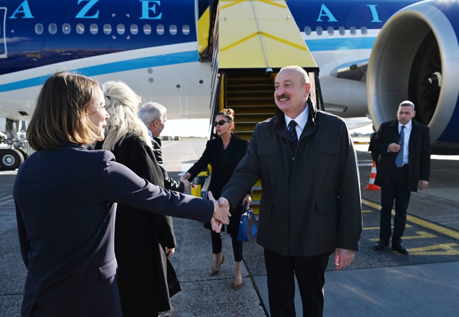 İlham Əliyev və Mehriban Əliyeva Danimarkaya getdi - FOTOLAR