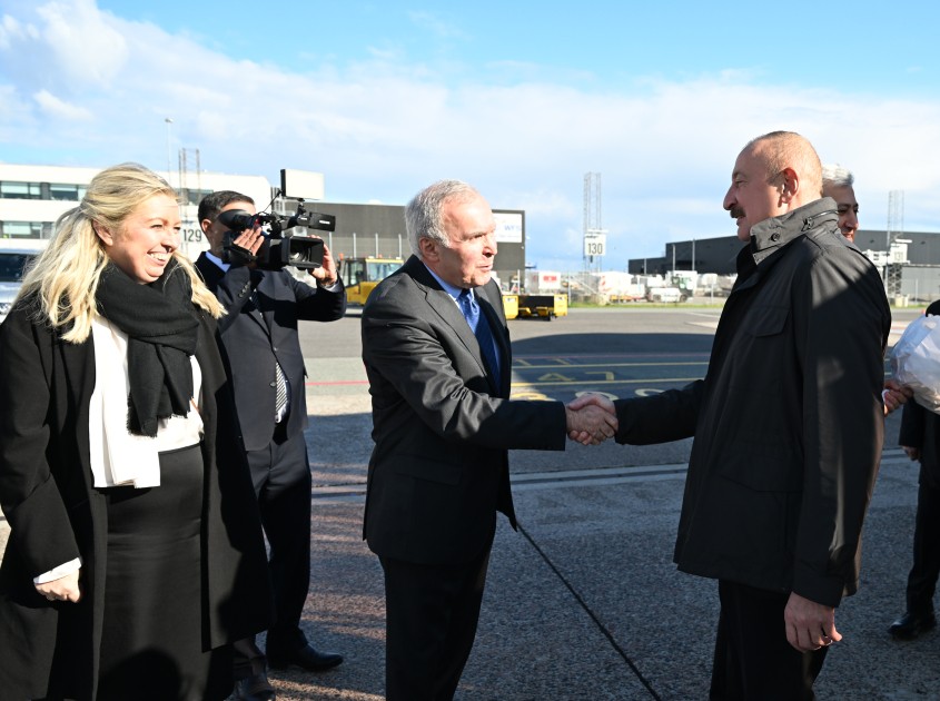 İlham Əliyev və Mehriban Əliyeva Danimarkaya getdi - FOTOLAR