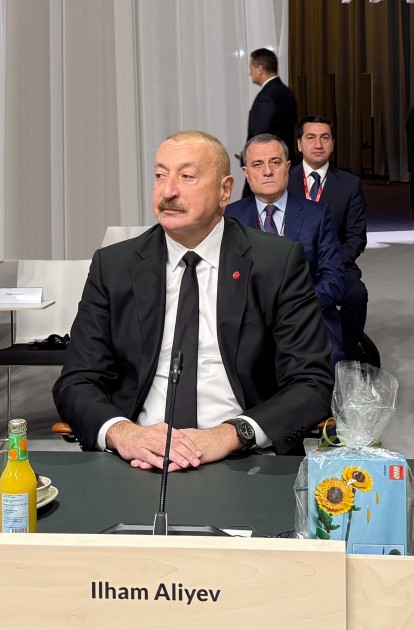 Prezident plenar sessiyada iştirak edir - FOTOLAR (YENİLƏNİB)