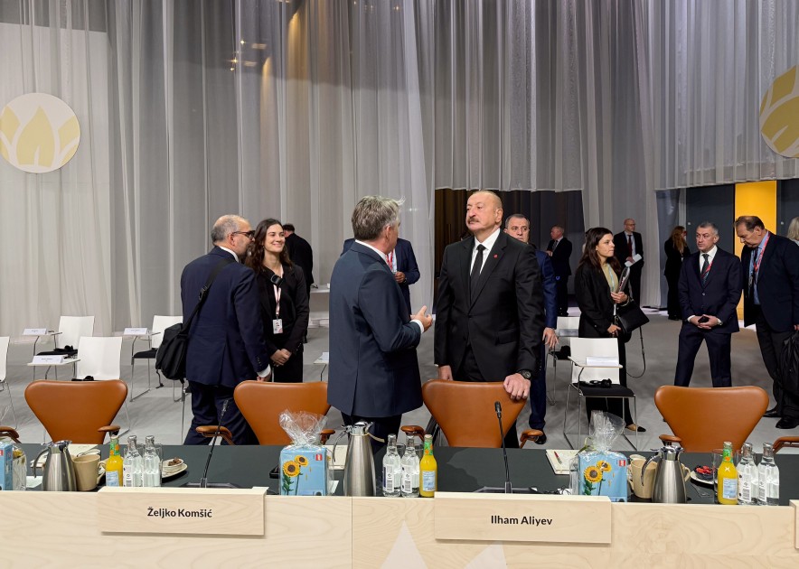 Prezident plenar sessiyada iştirak edir - FOTOLAR (YENİLƏNİB)