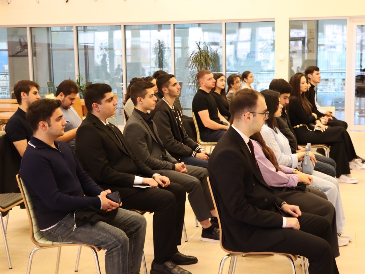 Professor Yusif Babanlı "Heydər Əliyevin elmi-siyasi irsini öyrənirik" dərsində məruzəçi oldu - FOTOLAR