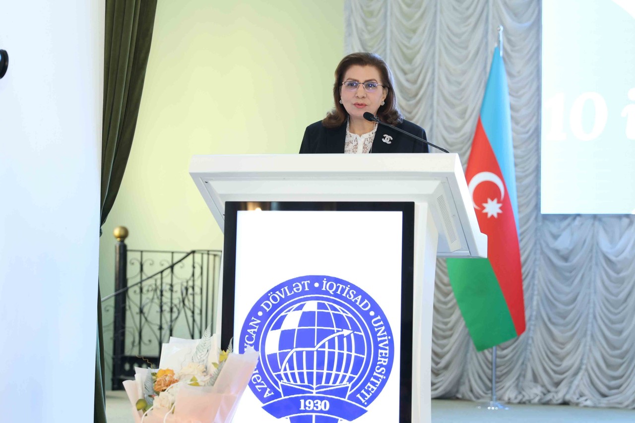 UNEC-də beynəlxalq konfrans keçirilir - FOTOLAR