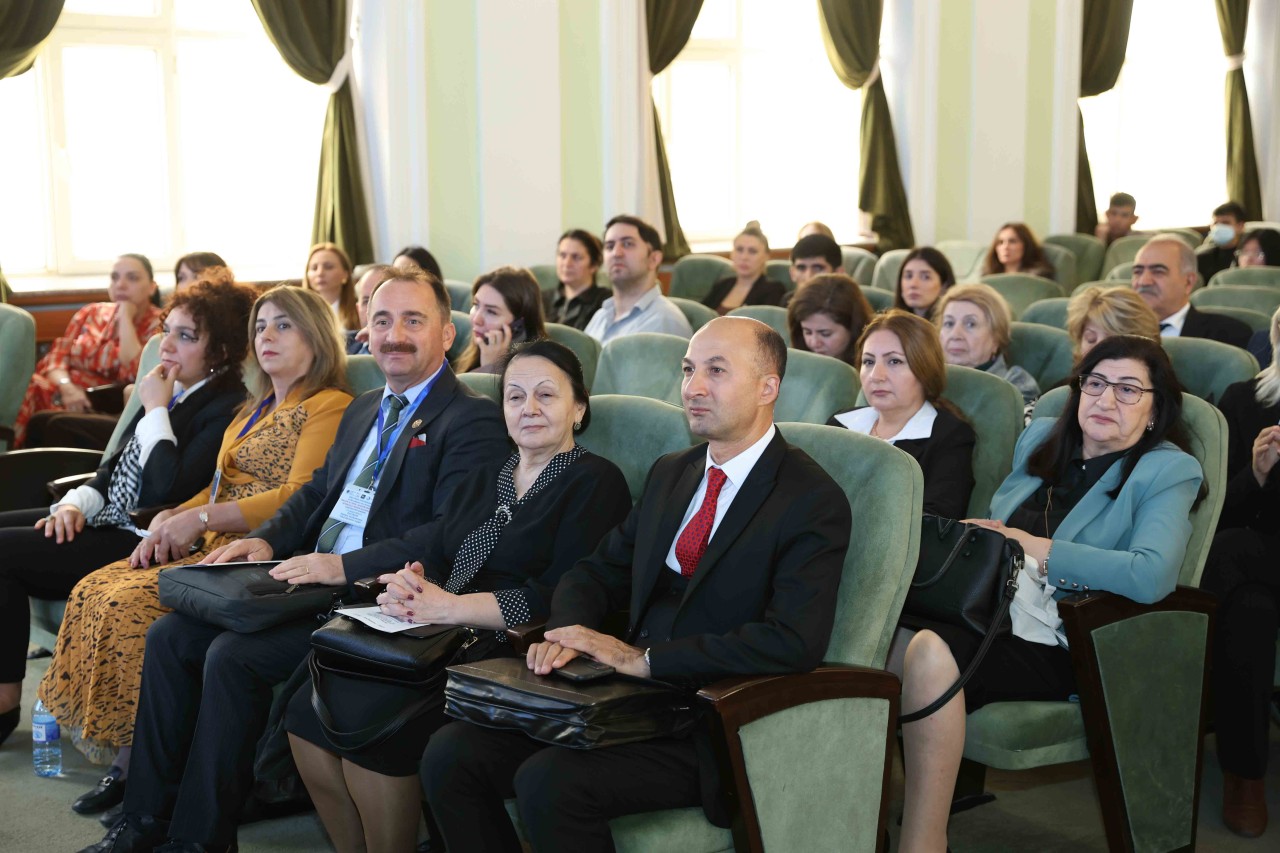 UNEC-də beynəlxalq konfrans keçirilir - FOTOLAR