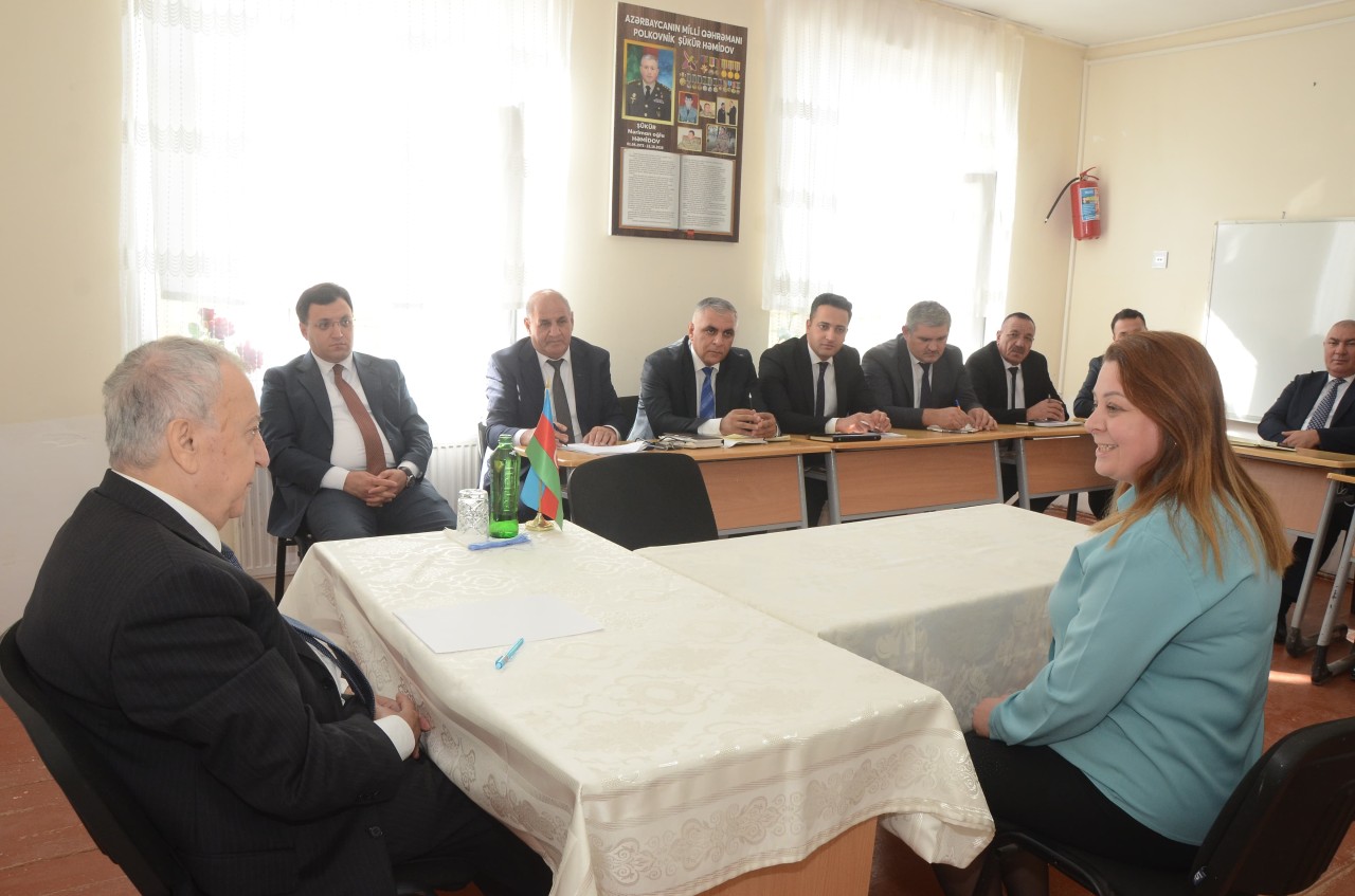 Malik İsaqov vətəndaşların problemlərini dinlədi - FOTOLAR