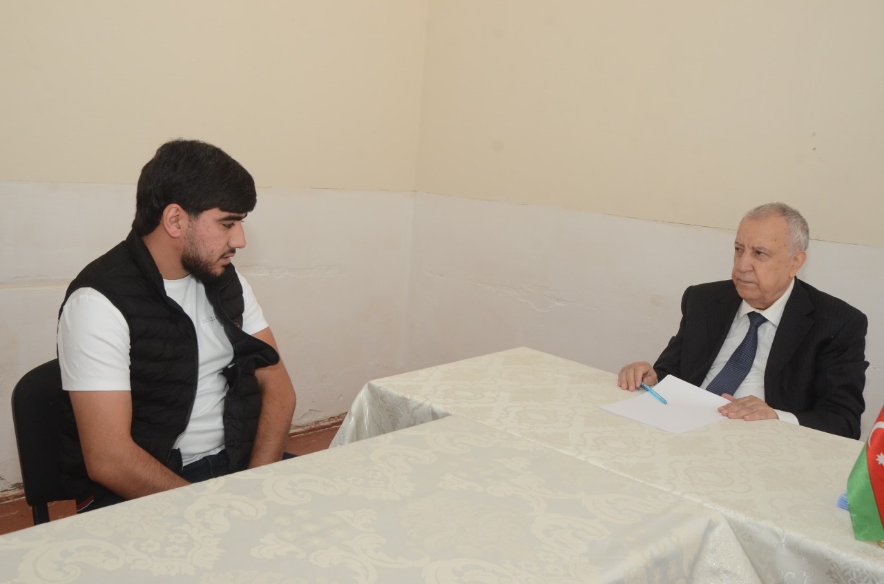 Malik İsaqov vətəndaşların problemlərini dinlədi - FOTOLAR