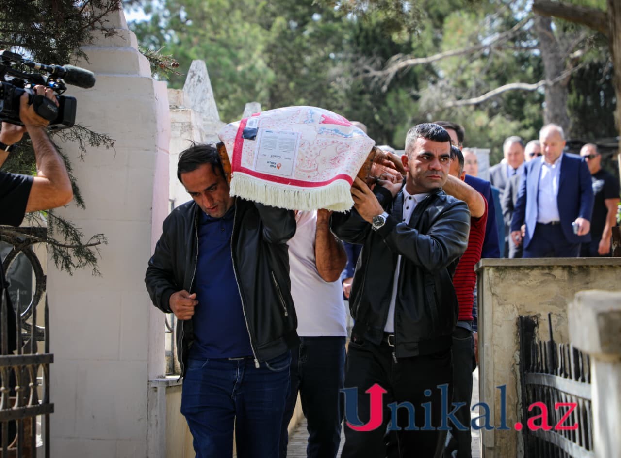 Nazirlər Oqtay Şirəliyevin dəfnində - FOTOLAR (YENİLƏNİB)