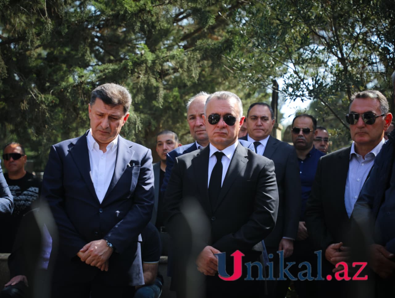Nazirlər Oqtay Şirəliyevin dəfnində - FOTOLAR (YENİLƏNİB)