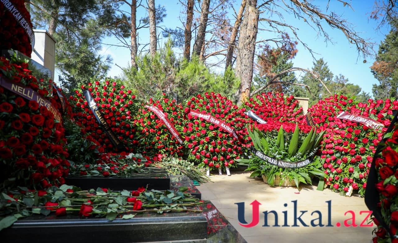 Nazirlər Oqtay Şirəliyevin dəfnində - FOTOLAR (YENİLƏNİB)