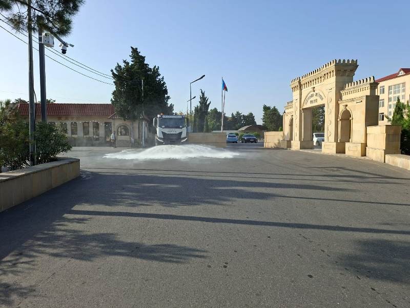 Bu gün paytaxtın 555 küçəsi yuyulub - FOTOLAR