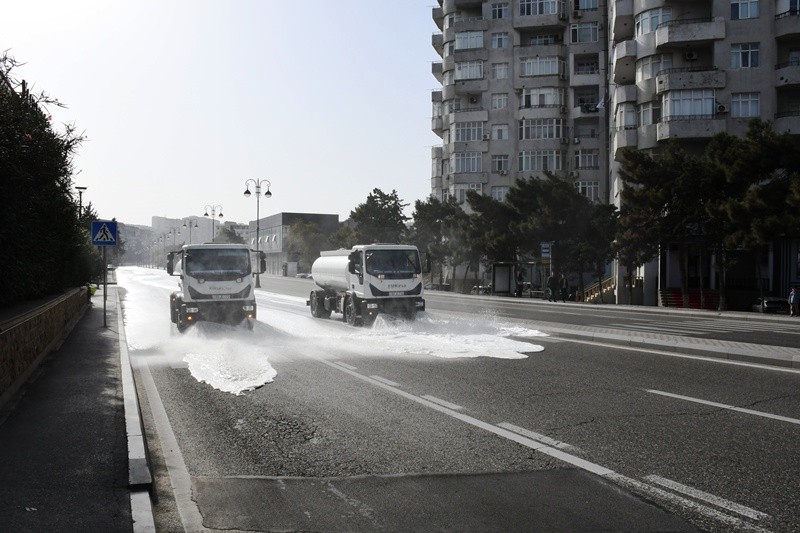 Bu gün paytaxtın 555 küçəsi yuyulub - FOTOLAR