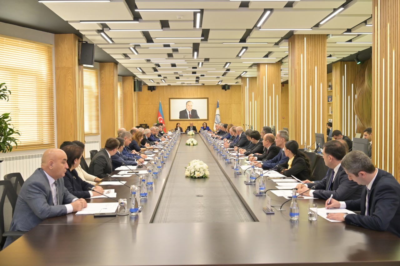 Nazir rəhbər şəxslərlə elm və ali təhsilin strateji hədəflərini müzakirə etdi - FOTOLAR