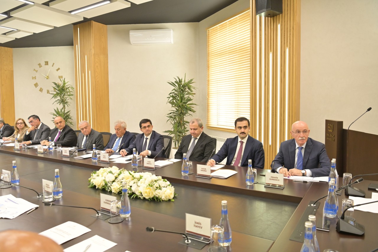 Nazir rəhbər şəxslərlə elm və ali təhsilin strateji hədəflərini müzakirə etdi - FOTOLAR