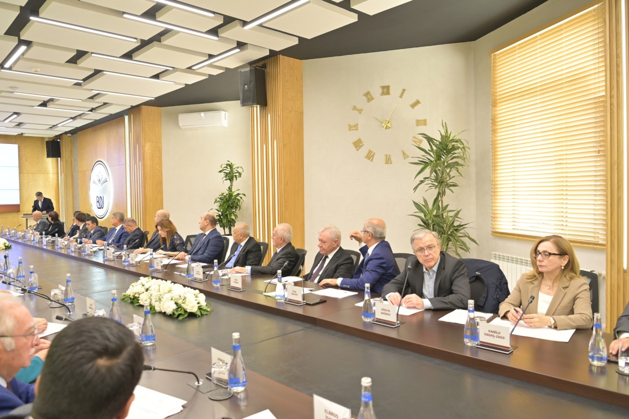 Nazir rəhbər şəxslərlə elm və ali təhsilin strateji hədəflərini müzakirə etdi - FOTOLAR