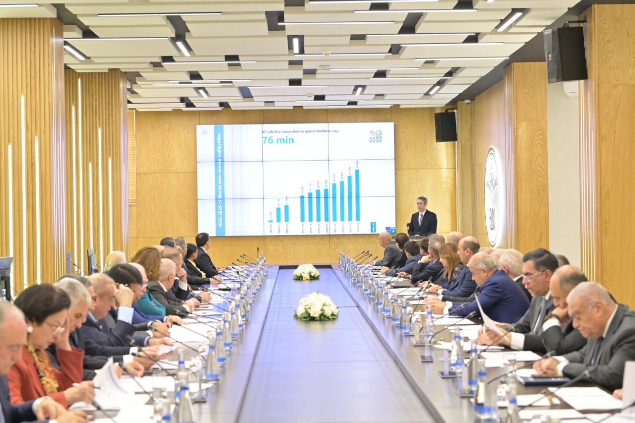 Nazir rəhbər şəxslərlə elm və ali təhsilin strateji hədəflərini müzakirə etdi - FOTOLAR