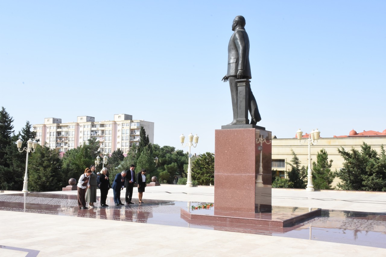 Qaradağda "Tarixi seçim” mövzusunda dəyirmi masa keçirilib - FOTOLAR