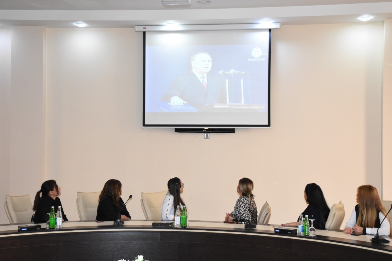 Qaradağda "Tarixi seçim” mövzusunda dəyirmi masa keçirilib - FOTOLAR