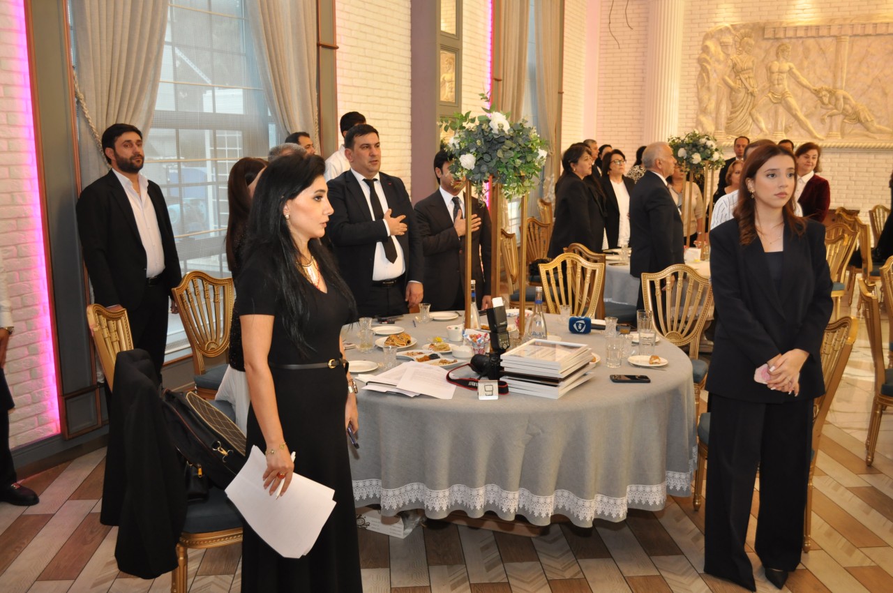 Nərimanov rayonunda Beynəlxalq Müəllimlər Günü qeyd olunub - FOTOLAR