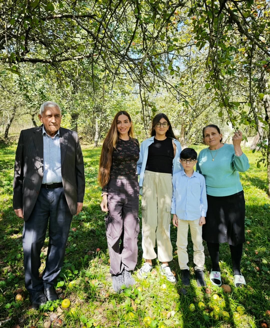 Arzu Əliyeva şamaxılı ailənin qonağı oldu - FOTOLAR